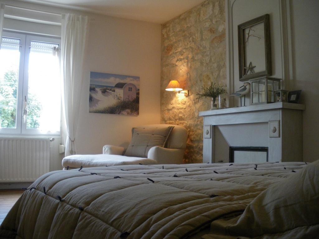 Les Persiennes Hotel Saintes Ruang foto